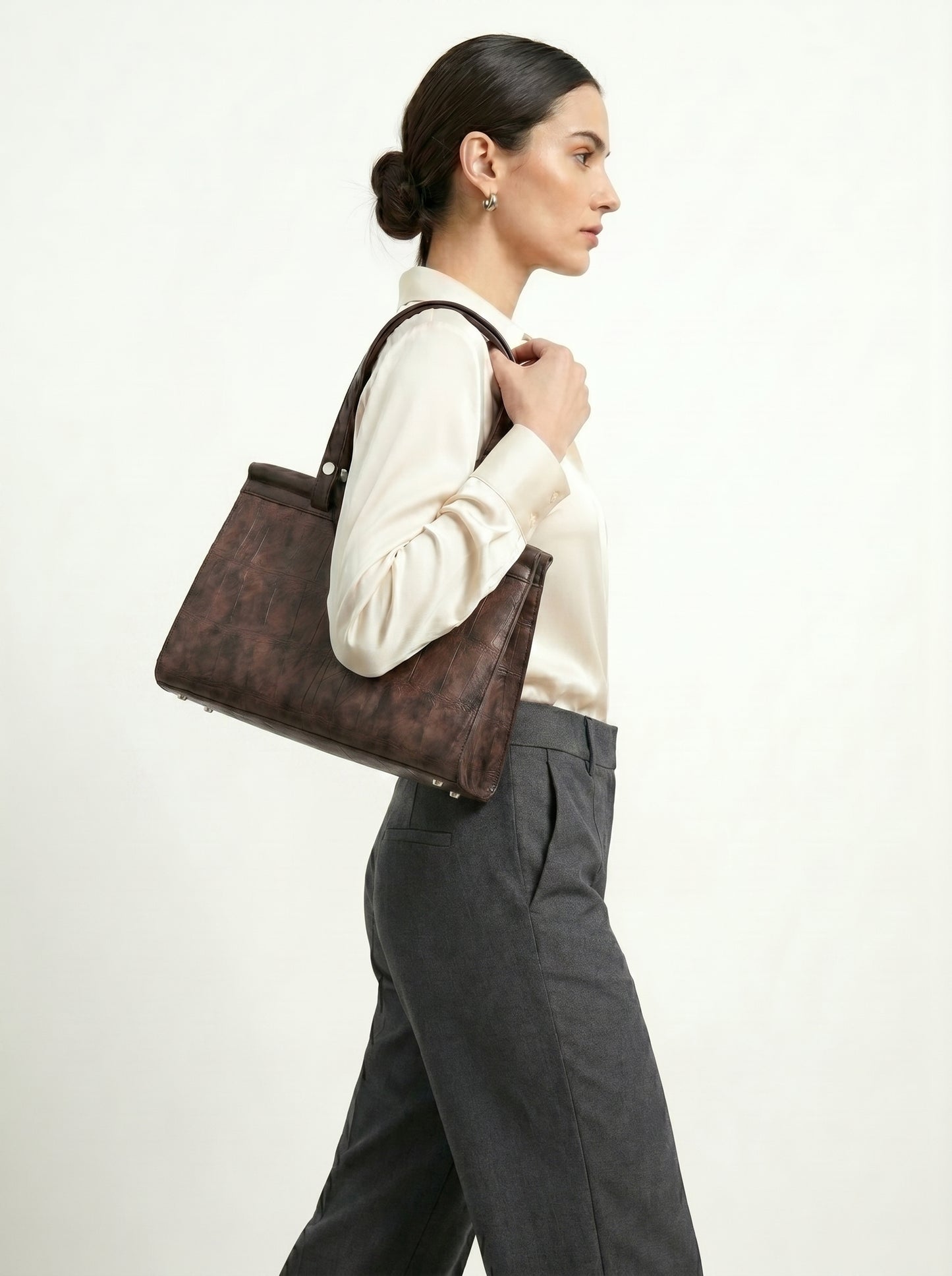 The Croco Top-Handle